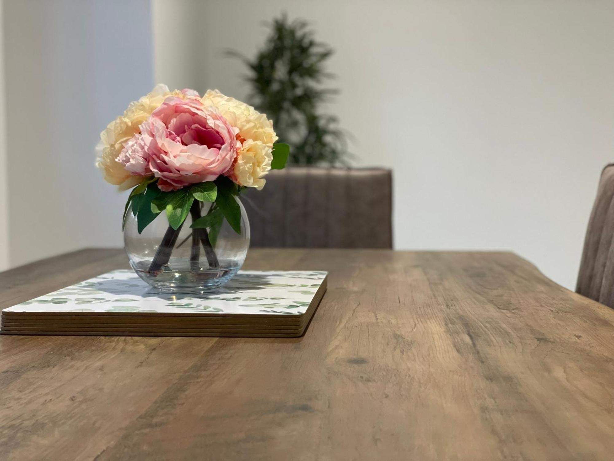 Luxury Cbd 2 Bed Near Riverside Market Free Parking! 크라이스트처치 외부 사진