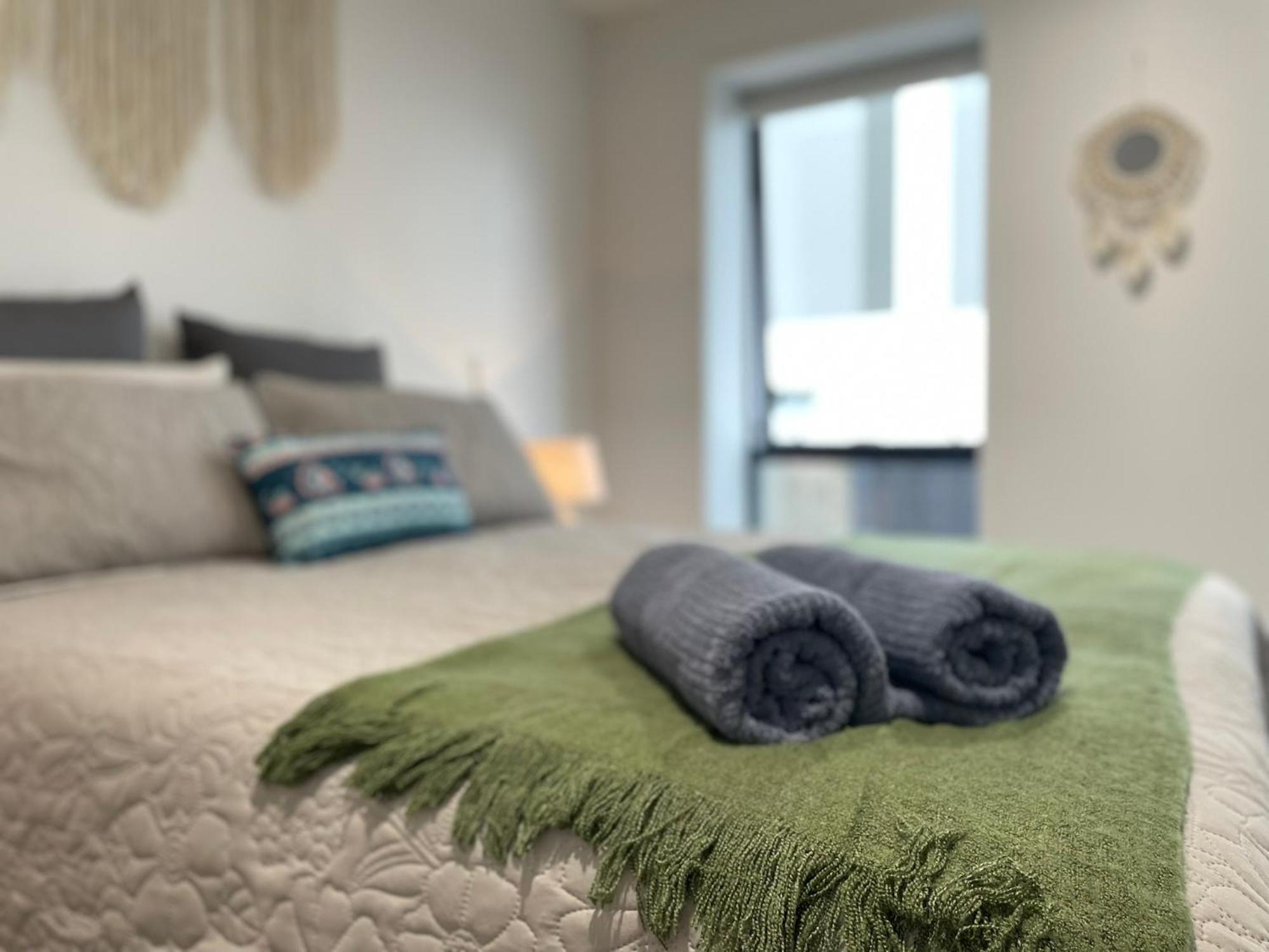 Luxury Cbd 2 Bed Near Riverside Market Free Parking! 크라이스트처치 외부 사진